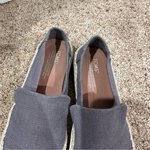 Toms Gray Canvas Espadrille Slip-On Flats - Picture 5 of 7